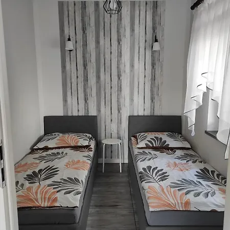 Apartment Domki Pod Katalpami